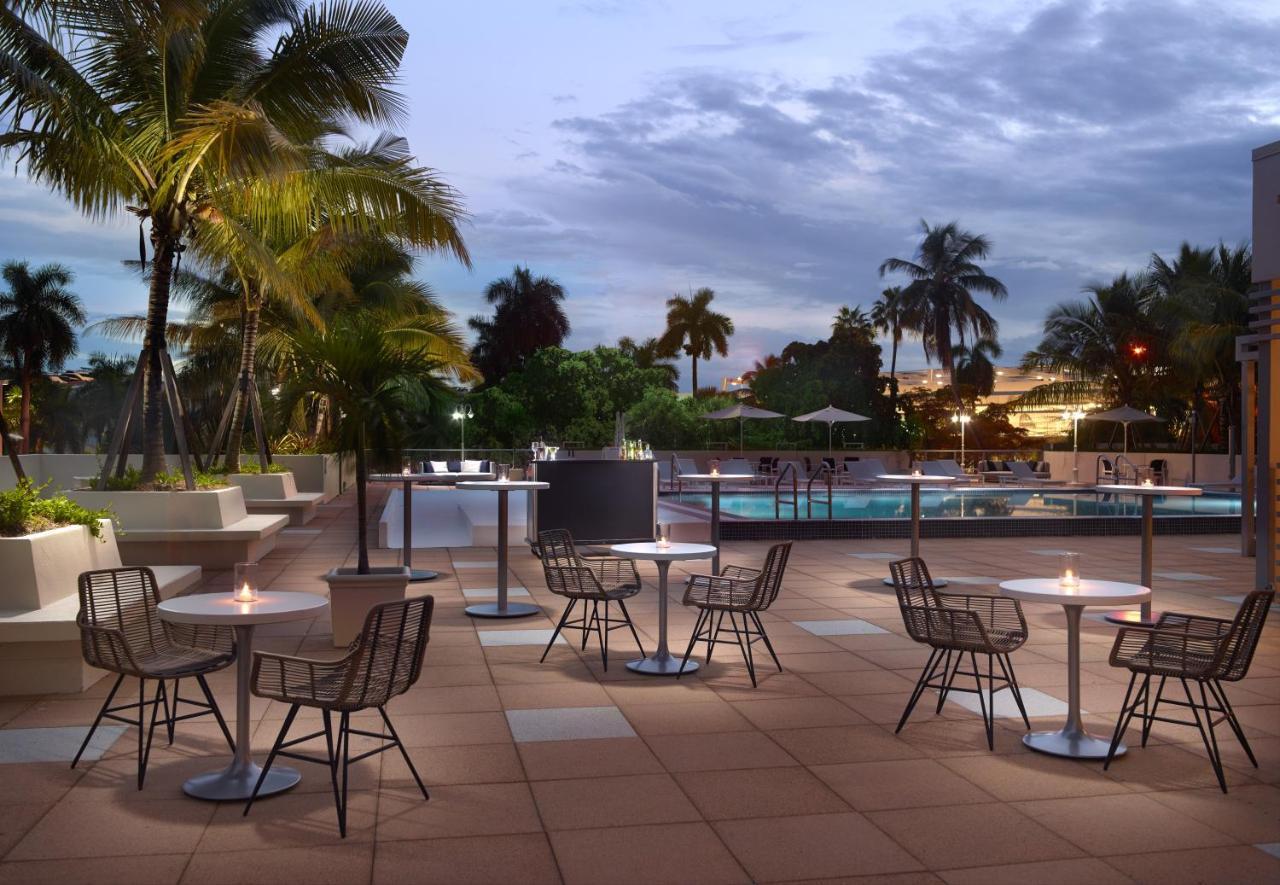 Courtyard Miami Coconut Grove Hotell Exteriör bild